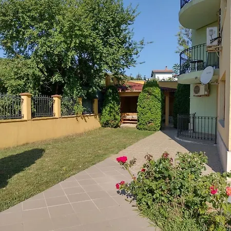 Appartamento Delux 2Bdr Apartments Regina Fashion In Nicky House, Balchik Balchik