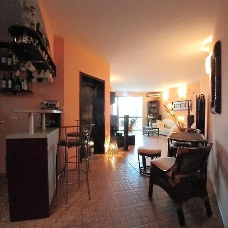 Delux 2Bdr Apartments Regina Fashion In Nicky House, Balchik Bałczik