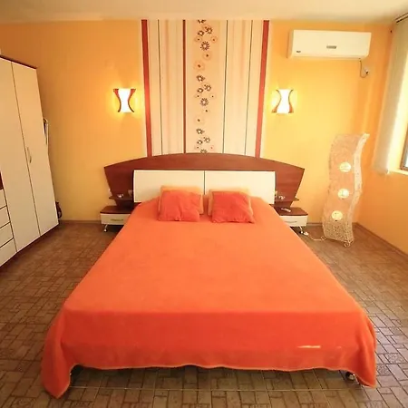 Delux 2Bdr Apartments Regina Fashion In Nicky House, Balchik * Bałczik