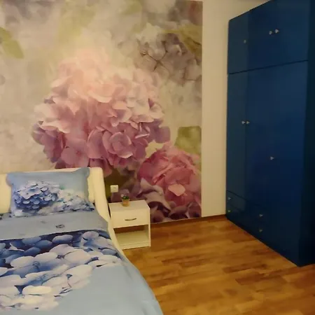 Delux 2Bdr Apartments Regina Fashion In Nicky House, Balchik Bałczik