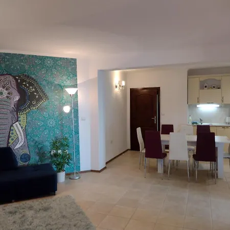 Delux 2Bdr Apartments Regina Fashion In Nicky House, Balchik Apartament Bałczik